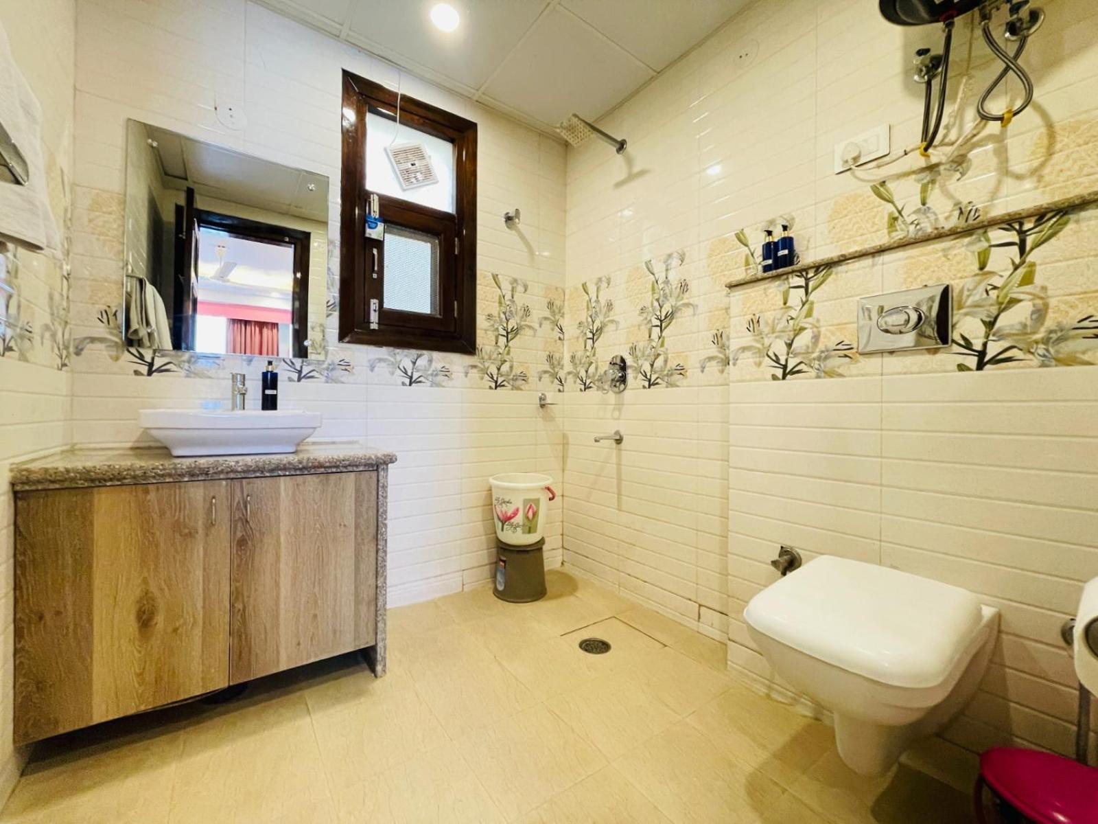 Bedchambers Serviced Apartments, Sector 38 Gurgaon Dış mekan fotoğraf