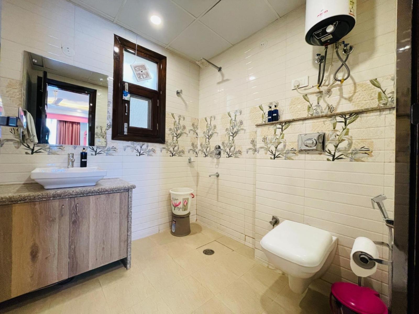Bedchambers Serviced Apartments, Sector 38 Gurgaon Dış mekan fotoğraf